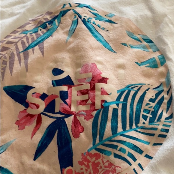 cute Hollister shirt - Picture 2 of 4